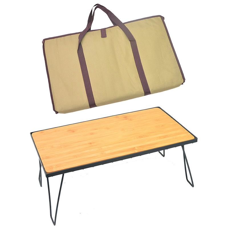 1 wire mesh table, 1 cutting board, 1 bag