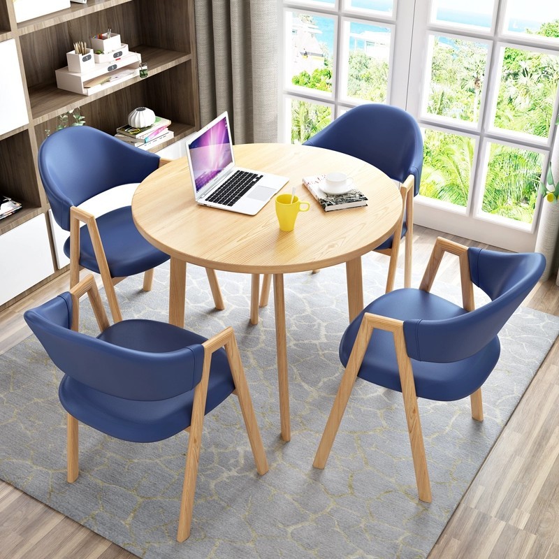 Cuero azul oscuro 4 sillas + mesa redonda 80 color madera