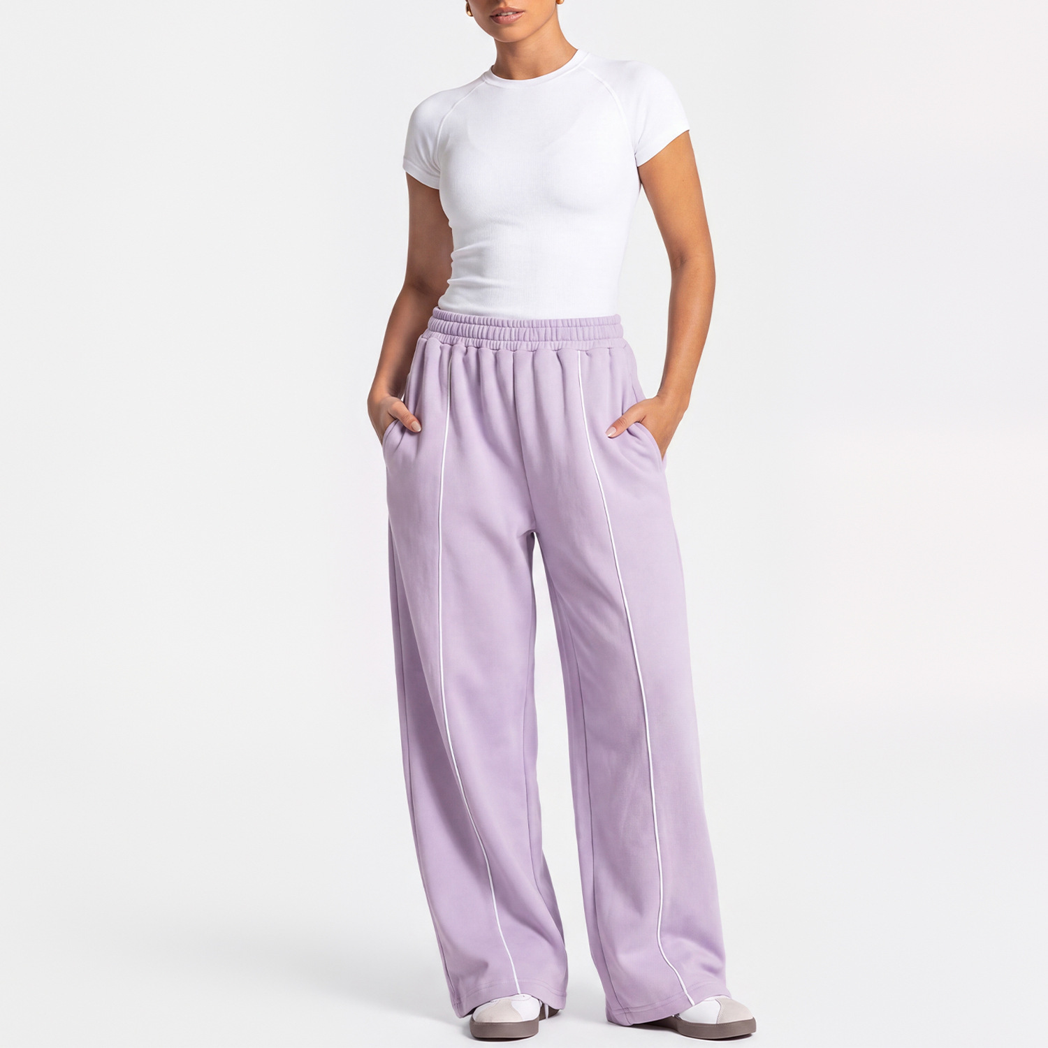 Camicie bianche + pantaloni viola
