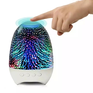 Altavoz Bluetooth inalámbrico con luz LED RGB con mini función de cambio de imagen, regalo de Navidad para uso en ordenador