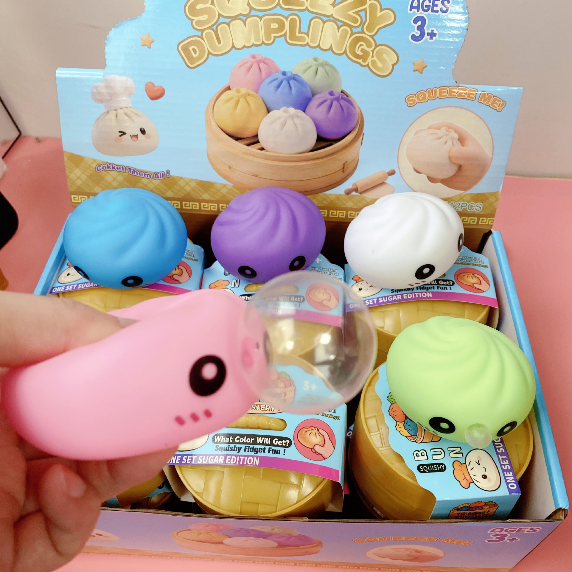 Petits pains à bulles de crachats-petits pains à la vapeur-en boîte