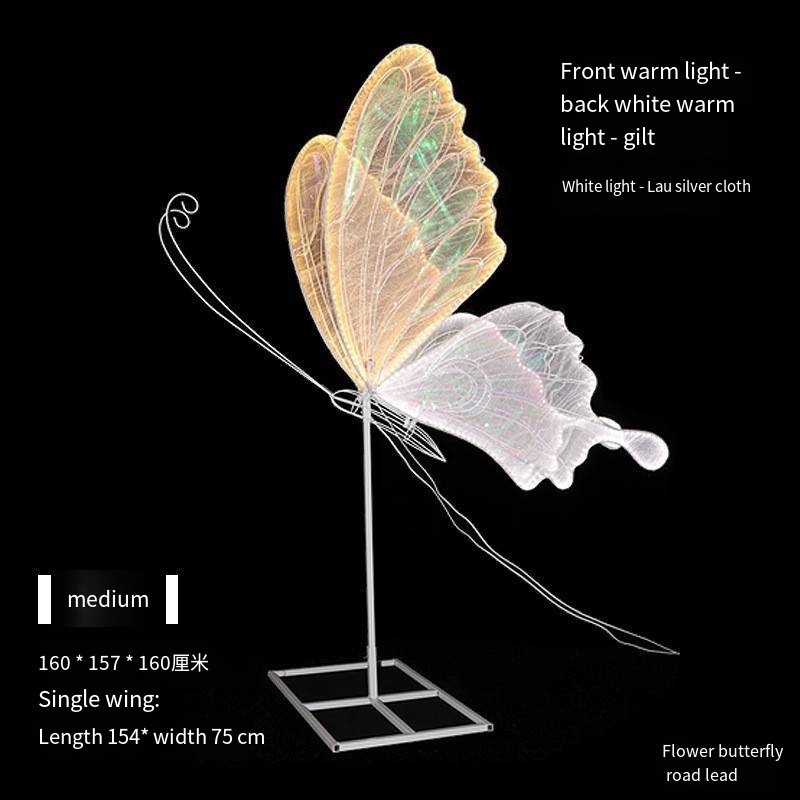 Camino de flores y mariposas.