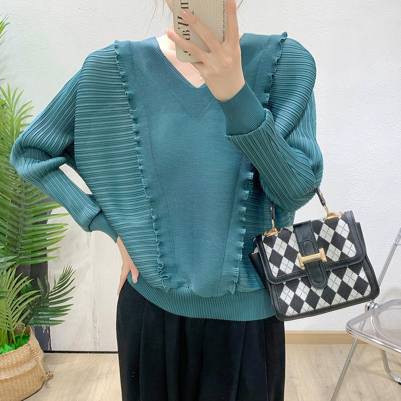 มีสีเขียวขุ่น