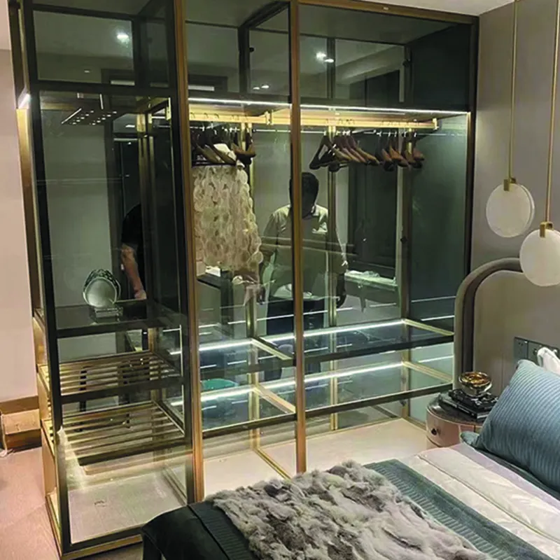 Armadio per camera da letto moderno di lusso Design in vetro di alluminio costruito nelle ante dell'armadio armadi per camera da letto in vetro di lusso leggero