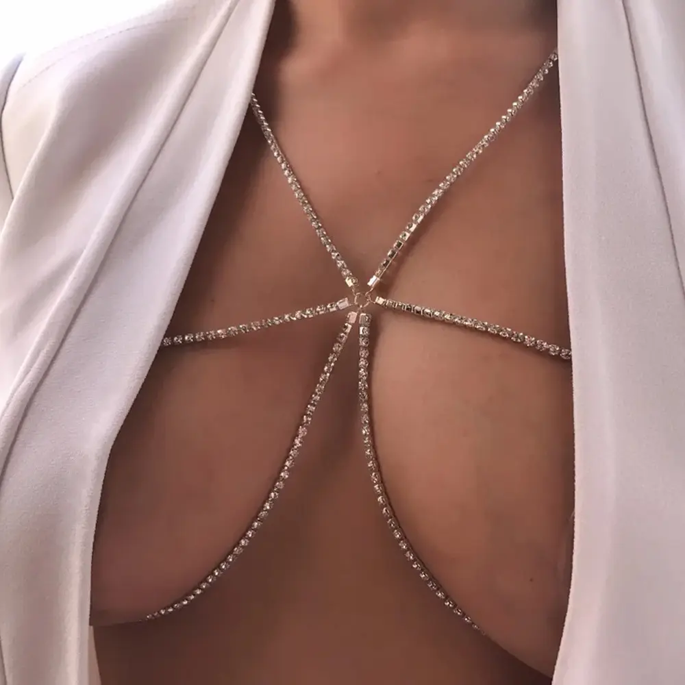 Nueva Cadena de pecho de diamante de agua simple, adorno de pecho de diamante de agua colgante de cuello sexy y personalizado, cadena de cuerpo de mujer