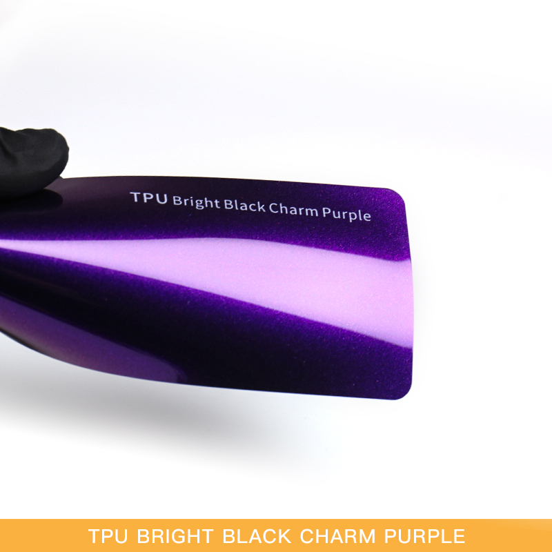 Charme noir brillant violet