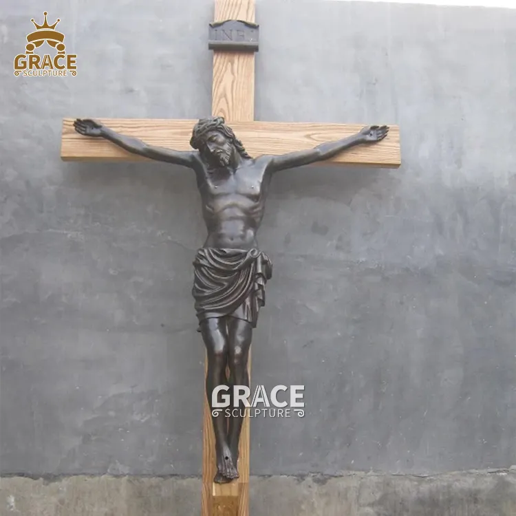 Sculpture de Crucifix religieux catholique taille réelle en Bronze sur la Statue de la croix