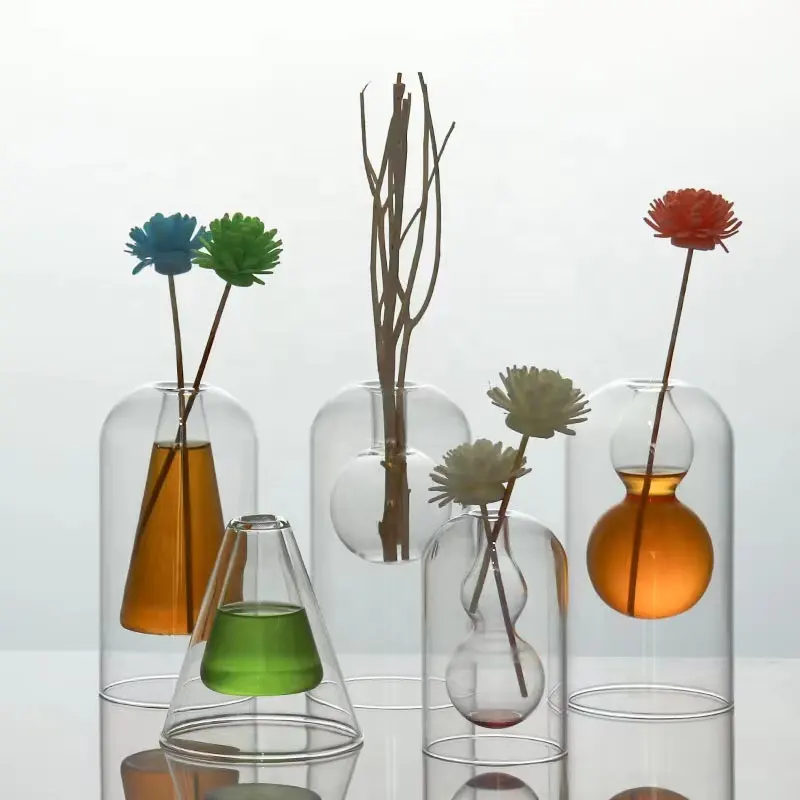 Bellissimo vaso per composizioni floreali in vetro borosilicato bicolore, soffiato a mano