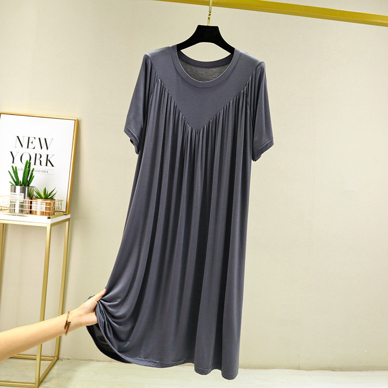 Chemise de nuit longue plissée grise