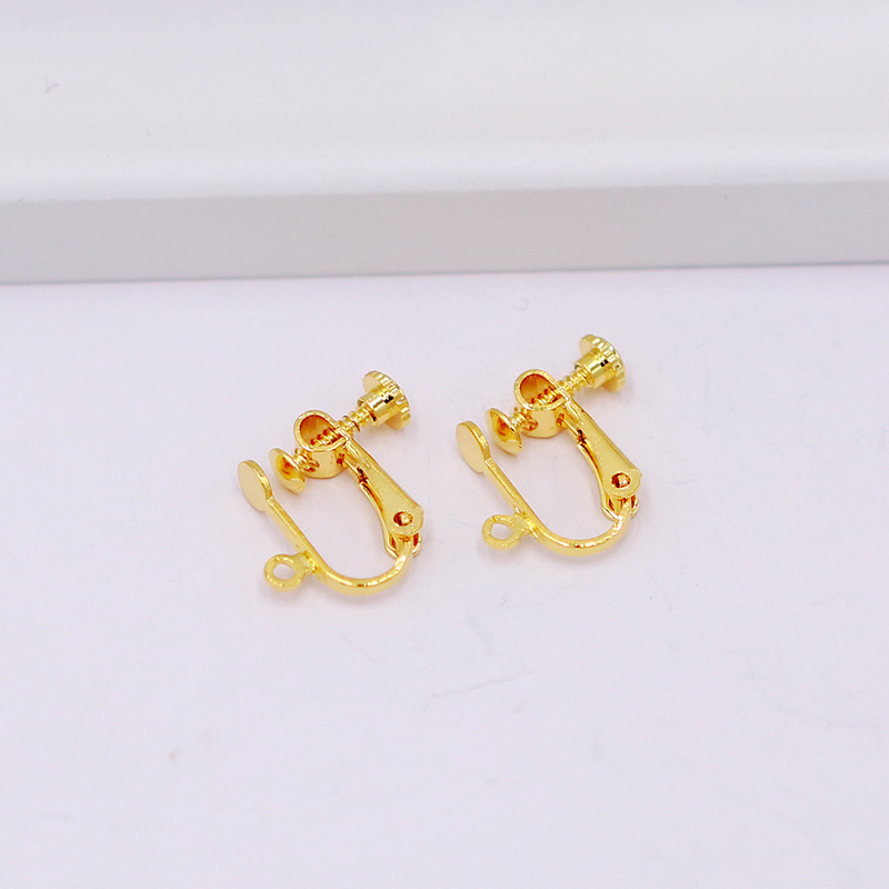 Clip de oreja con tornillo de cabeza plana de oro de 18 quilates