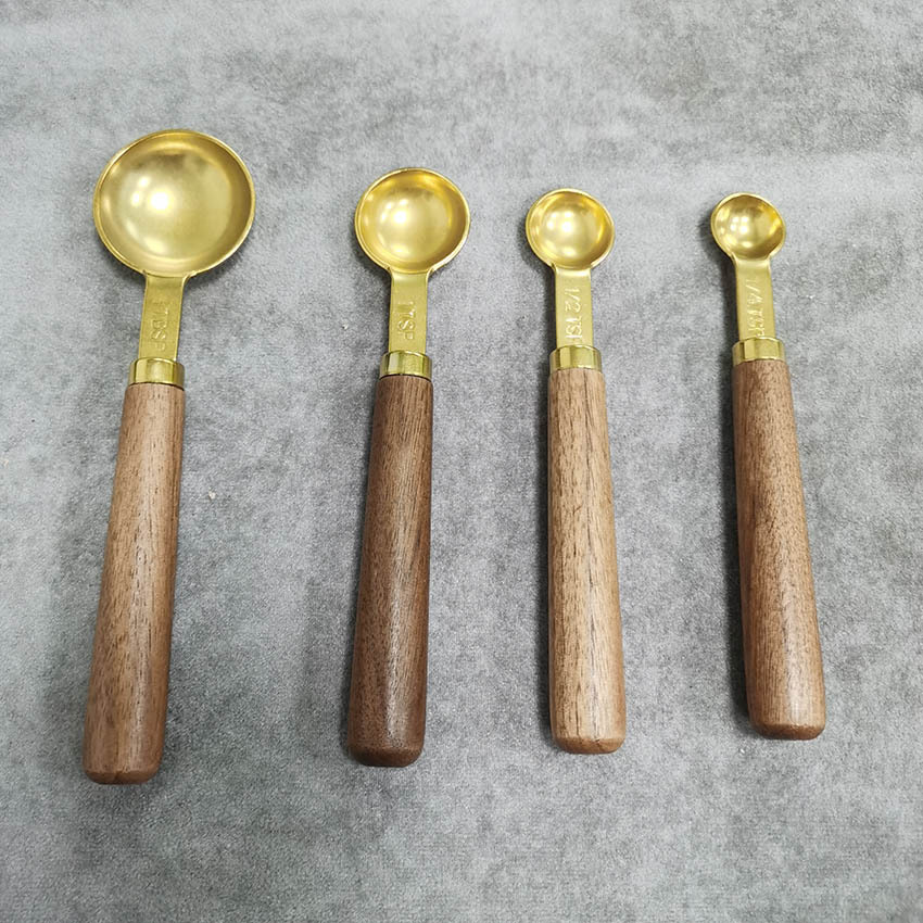 Cuillère en or