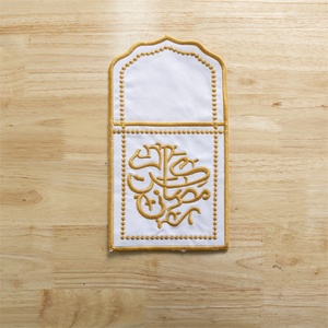 Bán Buôn Sang Trọng Tiệc Cotton Chữ Lồng Thêu Cạnh Dao Kéo Trước Gấp Khăn Ăn Với Dao Kéo Túi Cho Tổ Chức Sự Kiện Các Nhà Quản Lý - Product Image 1