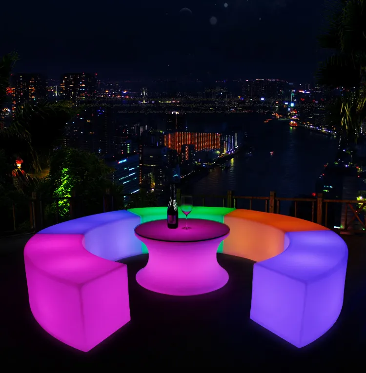 Populaire Étanche PE En Plastique Brillant Party Club Bar Meubles Télécommande Lumineux Courbe Banc Led Light Courbe Bar Tabouret