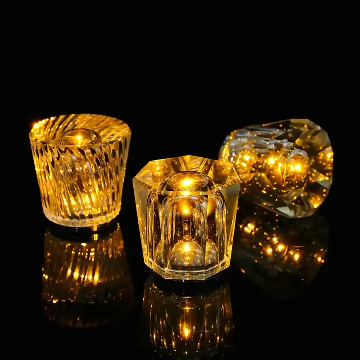 Usine En Gros Nordique Antique Trois Niveaux Luminosité Dimmable Lampes De Table En Cristal Pour Table À Manger