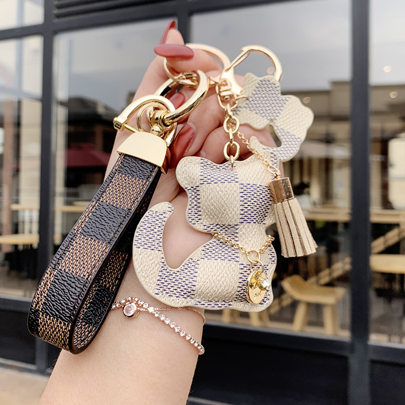 Milk White Checkered Cat+keychain