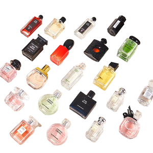 Carino versione Q <span class=keywords><strong>Mini</strong></span> Parfum Spray per le donne | Fragranza di gelsomino floreale fresco | 7.5ml campione di vetro portatile regalo di profumo tascabile - Product Image 2