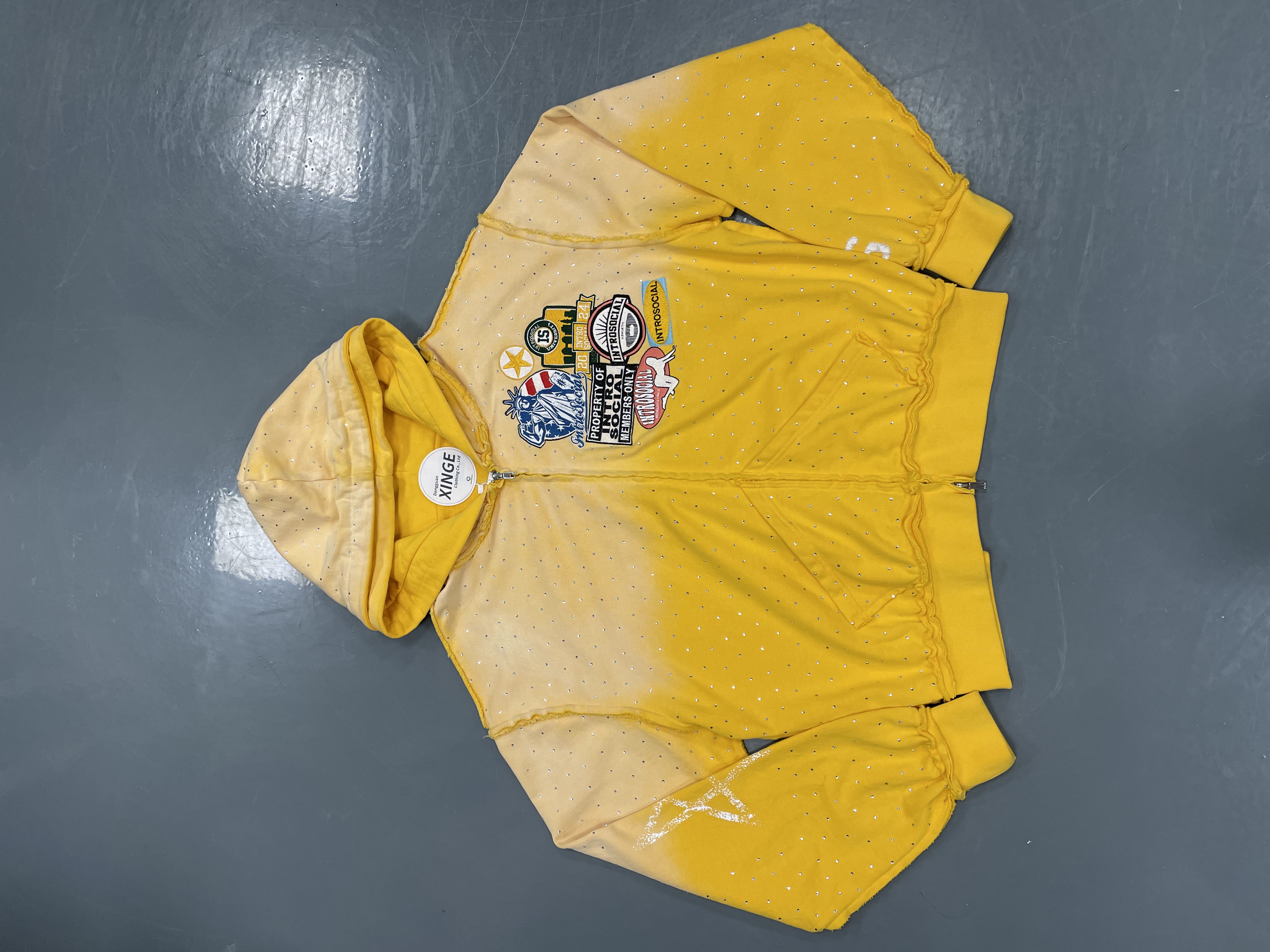 Jaune
