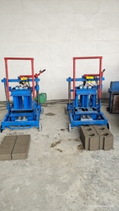 Máquina de fabricación de bloques de cemento hueco, maquinaria Popular, máquina de bloques de construcción con precio más bajo - Product Image 5