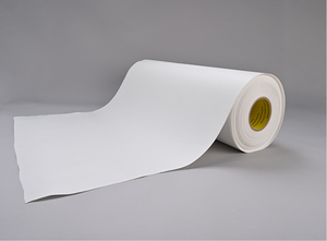Automatisches Be-und Entladen kleiner Kraftpapier-Papp rohrs chneide maschine