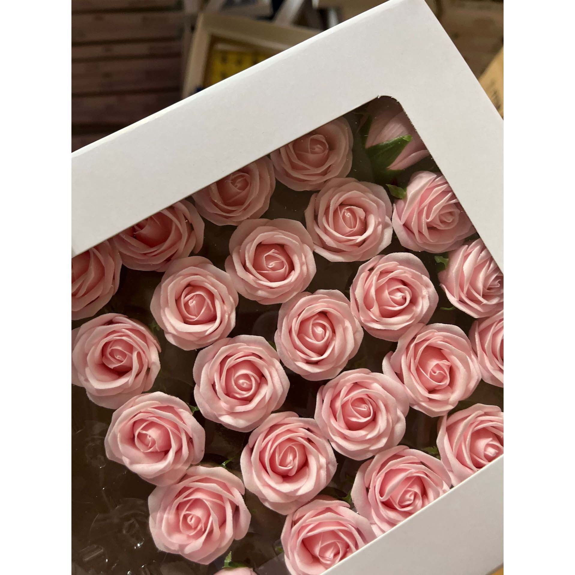 Light pink (minimum order of 50 flowers,