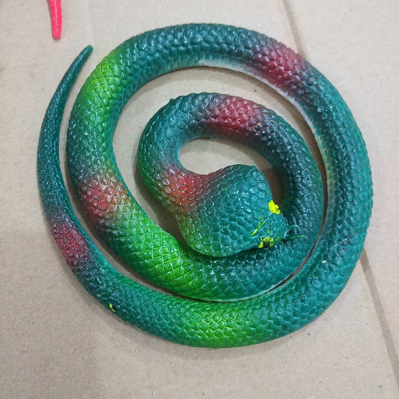 Cobra deep green snake