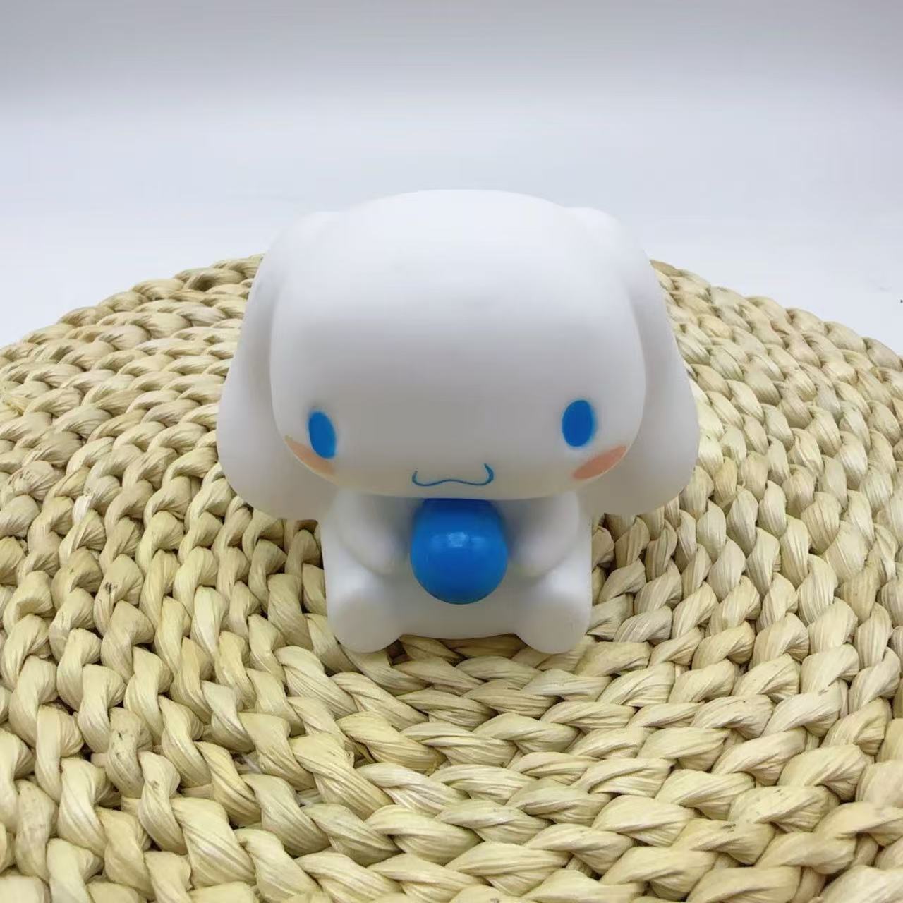 Big yugui dog spits bubbles 9cm