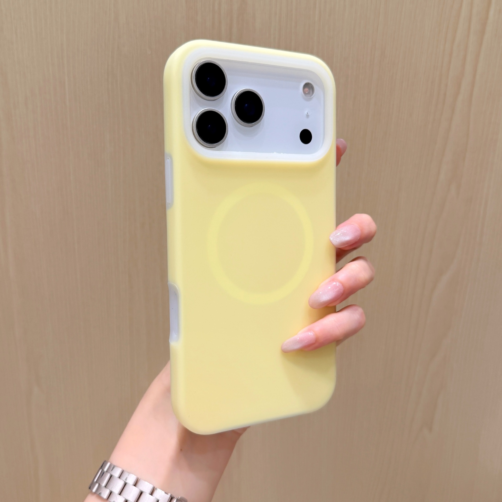 Jaune laiteux