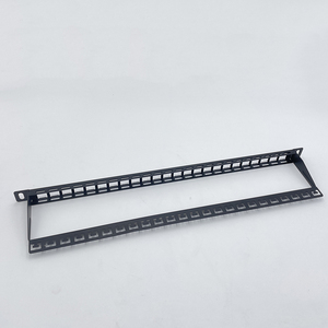 用于网络的UTP梯形插孔的24端口高密度0.5U空白接线板-5e和6类