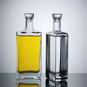 Fiyat çok boyutu 100ml 350ml kare likör şişe çakmaktaşı cam şişeler viski votka brendi rom Gin Mini Botellas de Licor