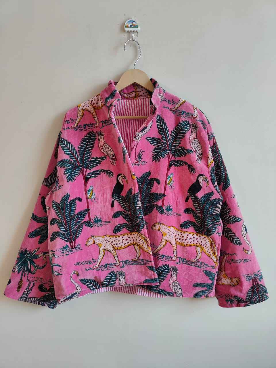 ตามที่แสดงเป็นภาพ