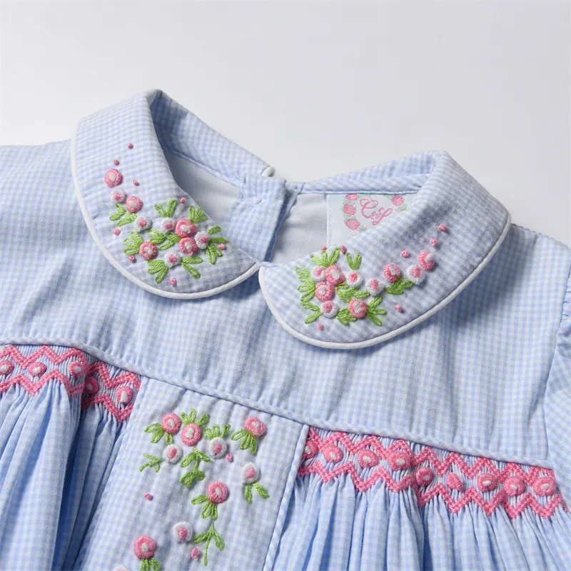 2024 लड़कियों के लिए स्मोक्ड ड्रेस कस्टम ग्रीष्मकालीन बच्चों की कढ़ाई हाथ से बने फूल बेबी गर्ल बच्चों के लिए स्मोक्ड कपड़े बच्चों के कपड़े