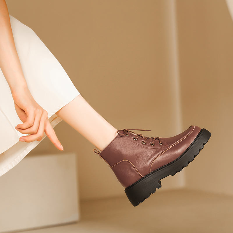 สีน้ำตาล