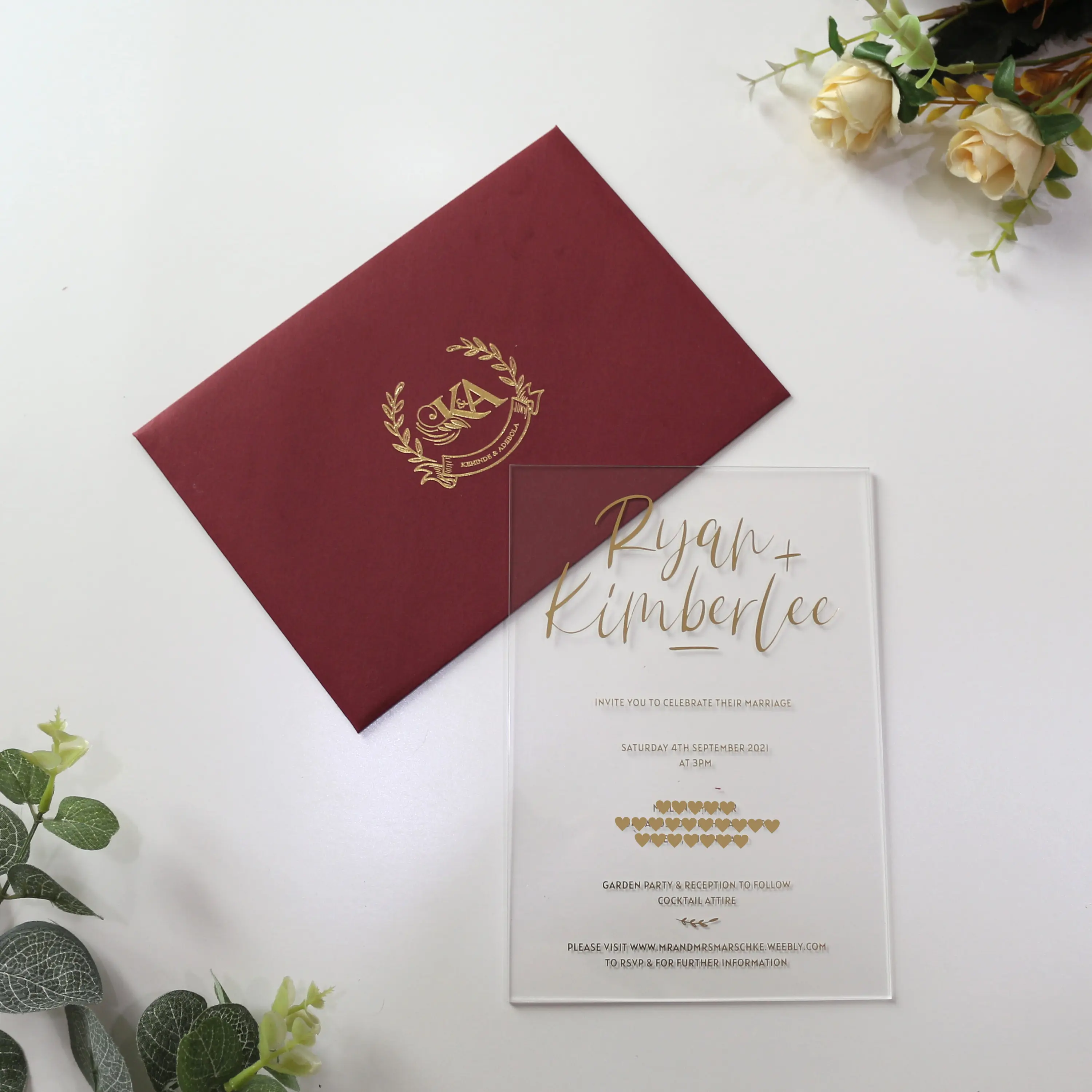 Moda şeffaf akrilik tek taraflı altın folyo düğün doğum günü partisi davetiyeleri kartları ile zarf