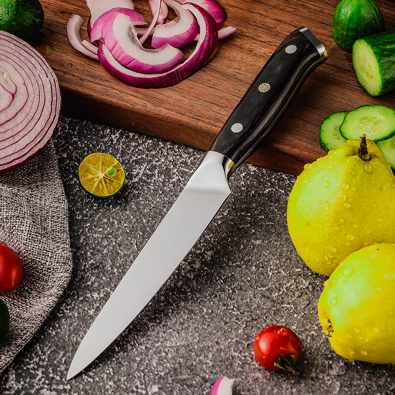 Cuchillo utilitario negro de 5"