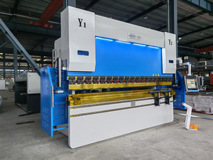 Pressa piegatrice idraulica 4m dotata di sistema Touch Screen DA66T, programmazione 2D e funzione di simulazione 3D