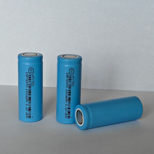 Pytes 3.6V <strong>18490</strong> LifePO4 Rechargeable Cylindrical Lithium Ion <strong>Batteries</strong> 2400mAh Storage Capacity Threaded Head Solar Application - Product Image 2