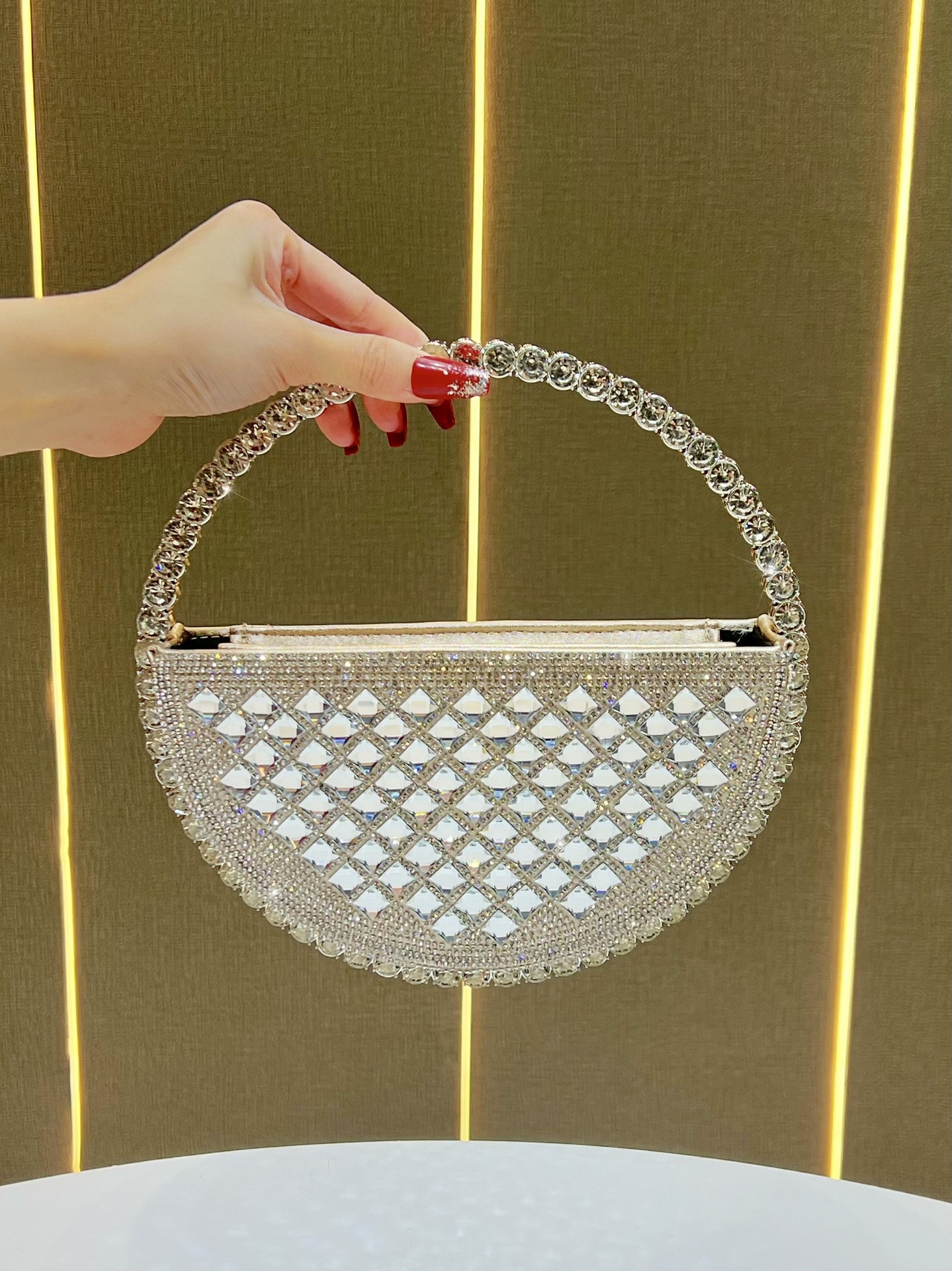 โกลเด้น