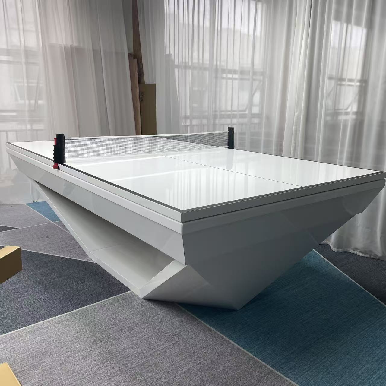 Pingpong blanc et table de billard