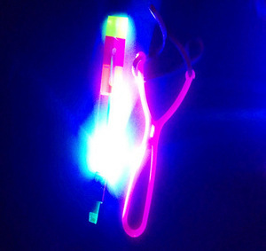 Ngoài Trời <span class=keywords><strong>LED</strong></span> dạ quang Súng cao su súng cao su màu xanh ánh sáng màu đỏ ánh sáng đàn hồi ban nhạc cao su bay đồ chơi trẻ em - Product Image 4