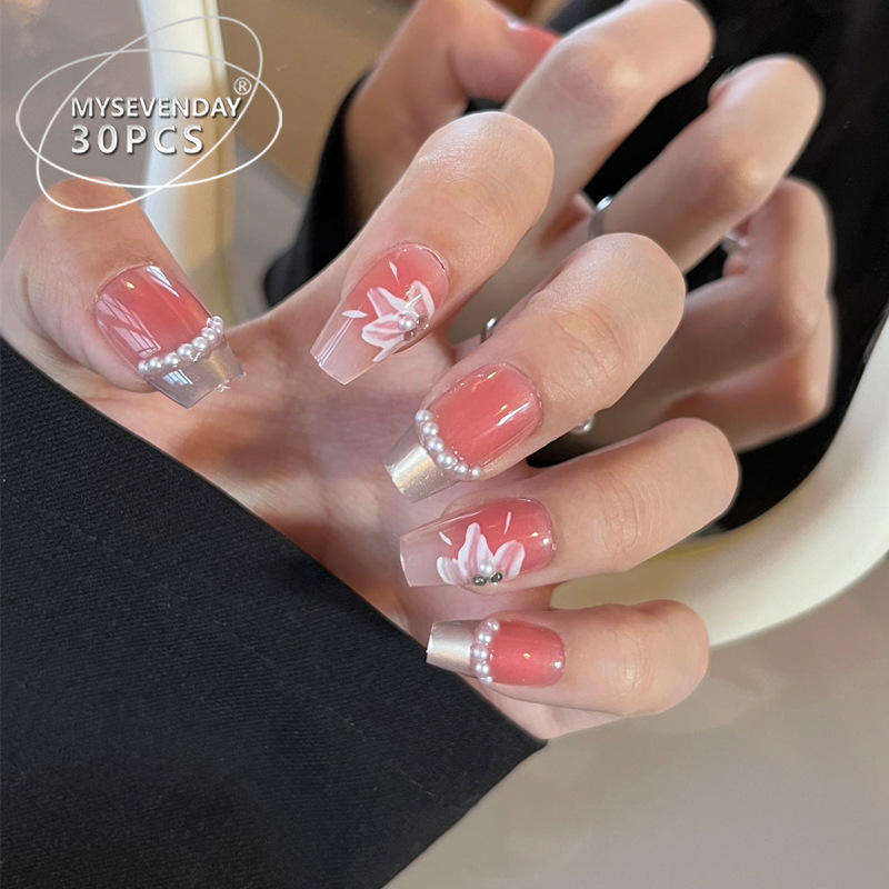 1759 Flying Pearls and Splashing Jade 30 Pieces Box