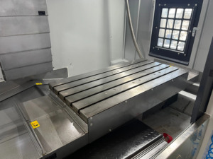 ศูนย์เครื่องจักรแนวตั้ง5แกนอเนกประสงค์พร้อมฟังก์ชันการกัดและการเจาะ CNC - Product Image 2