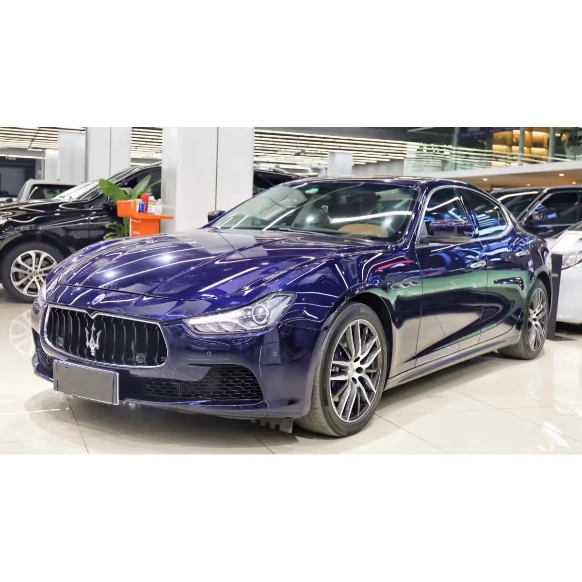 Voiture d'occasion prix de luxe et de haute qualité voiture d'occasion fabriquée en Italie Maserat Ghibli 3.0T 07/2015 voitures pour la vente en gros