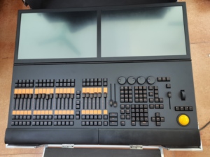 Новая версия, светодиодная консоль Grand MA A2 DMX512, контроллер сценического освещения с ручным трекболом, 220 В, для свадебных и праздничных мероприятий - Product Image 4