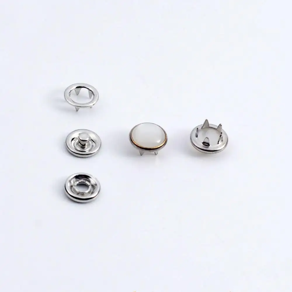 กระดุมแบบมีง่ามสำหรับติดเสื้อผ้าลายน่ารักแหวนกดติดหมวกโลหะแบบออกแบบได้ตามต้องการ