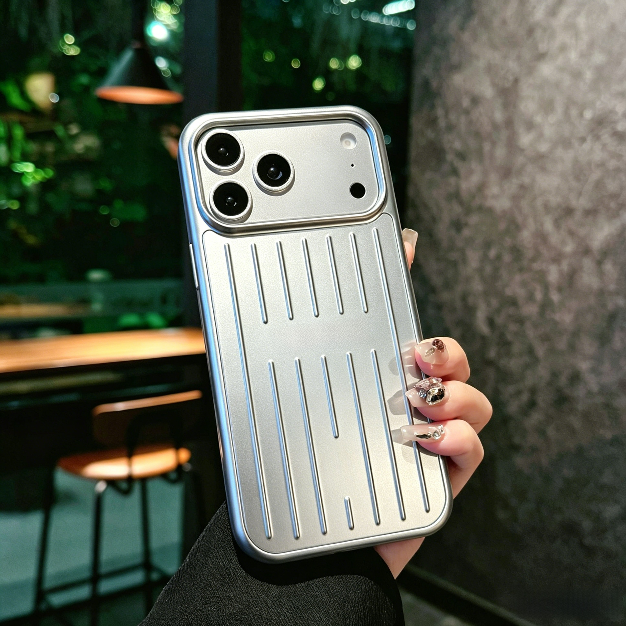 Aluminum alloy version silvery