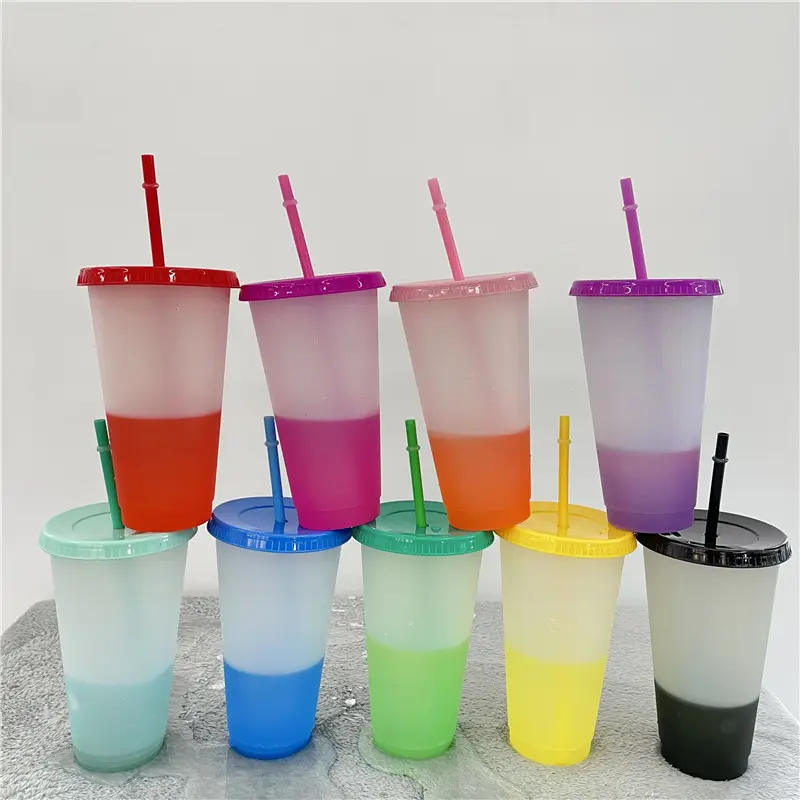 Vaso de plástico con tachuelas reutilizable, vaso que cambia de Color frío con tapa y paja, doble pared, personalizado, 2022