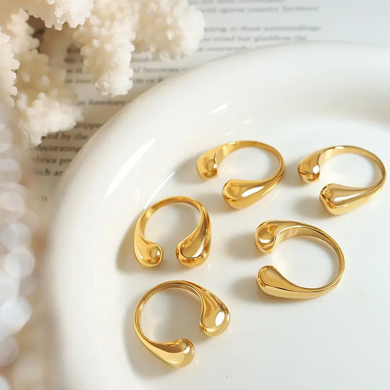 Anello aperto geometrico lucido alto anello in acciaio inossidabile placcato oro 18 carati regolabile senza appannamento per ragazze da donna