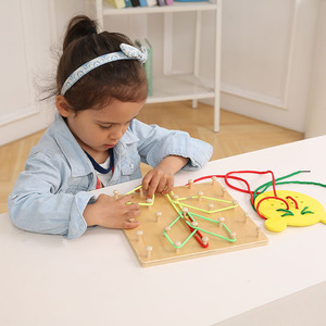 צעצוע לוח threading רב תכליתי משחק לוח עבור 2-4 שנים חינוך משתנה חבלים של התינוק