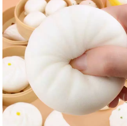 Gros chignon blanc, sac OPP