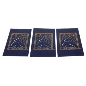 Etiquetas colgantes personalizadas de lujo con logotipo Diseño e impresión Etiqueta colgante de papel de ropa de moda Etiqueta oscilante de ropa en relieve con cuerda